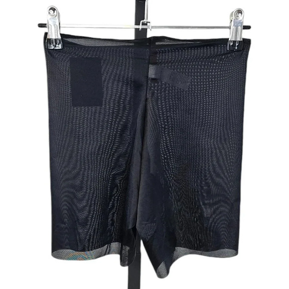 SPANX Shape Invisible Girl Short Black Size Small NWT Lightweight Sheer Smooth - Picture 2 of 8
